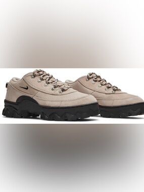 Nike Lehar Low Sneakers